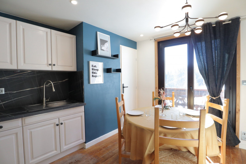 _lv_images__lot_0000420238_01_17969824