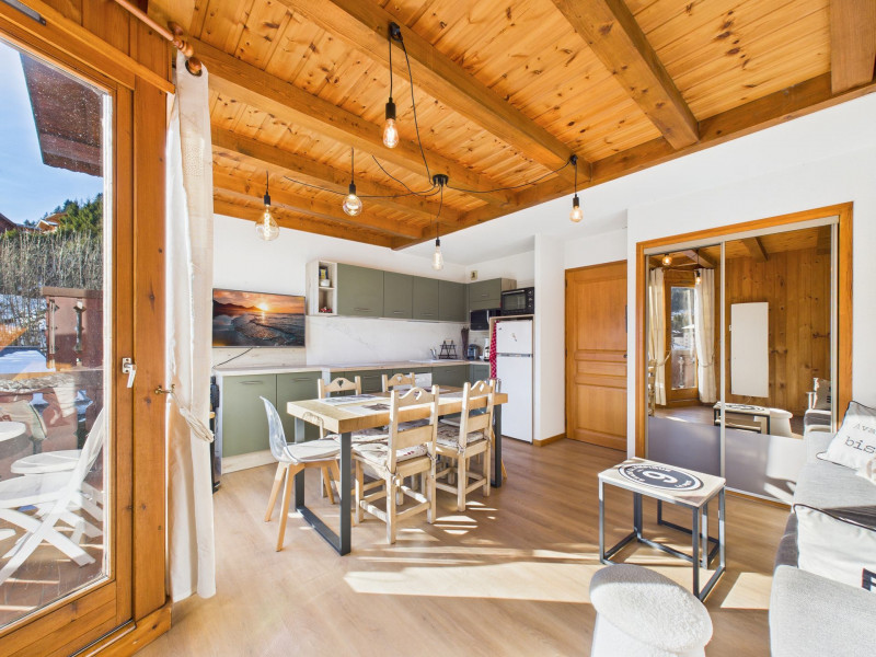 _lv_images__lot_0000450328_03_19390372