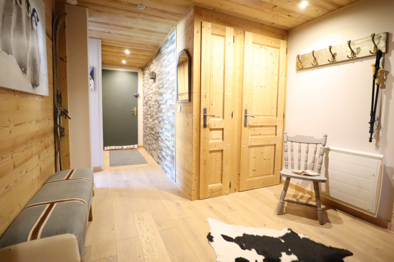 _lv_images__lot_0000450350_06_19370341