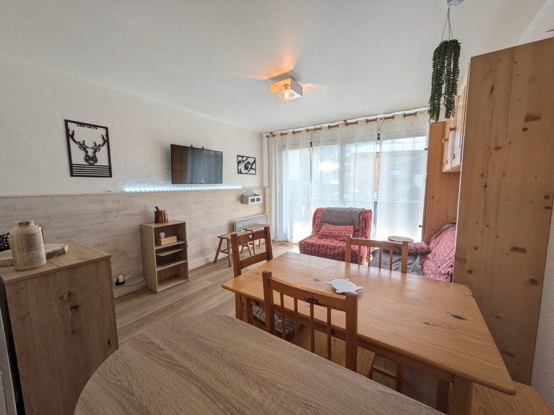 _lv_images__lot_0000460132_01_19295831