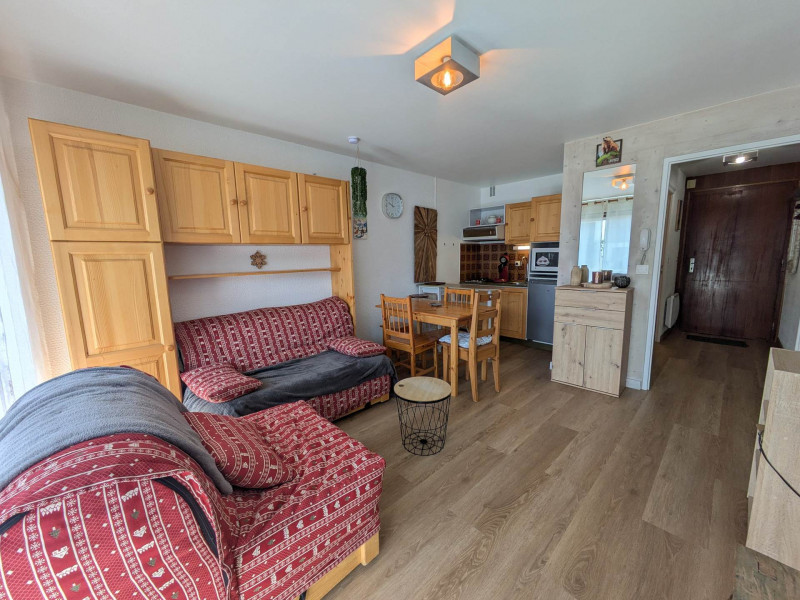 _lv_images__lot_0000460132_02_18494819