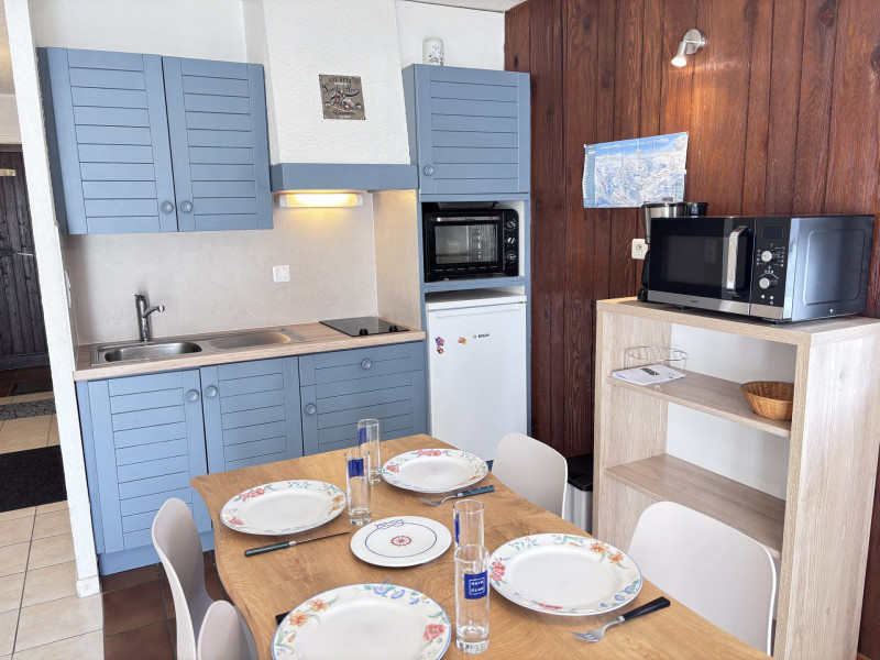 _lv_images__lot_0000470262_02_18938399