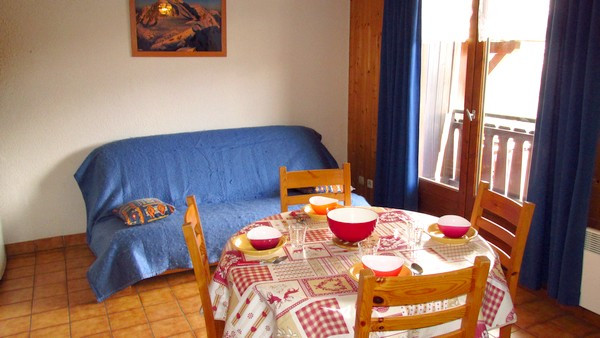 _lv_images__lot_0000500203_01_19267880