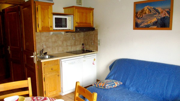 _lv_images__lot_0000500203_02_19123382