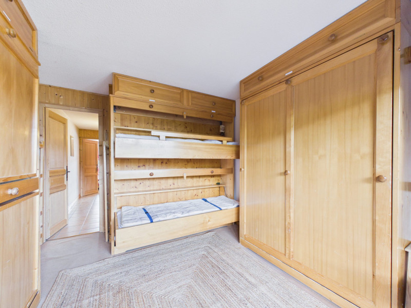 _lv_images__lot_0000500203_04_19399502