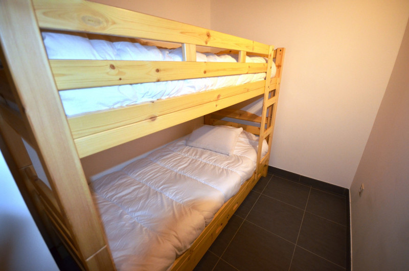 _lv_images__lot_0000510275_07_18069811