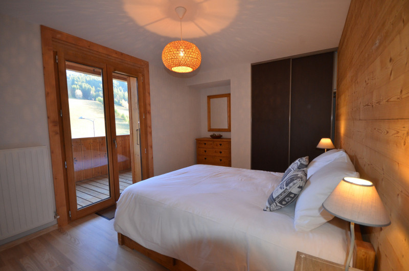 _lv_images__lot_0000520363_08_18165390