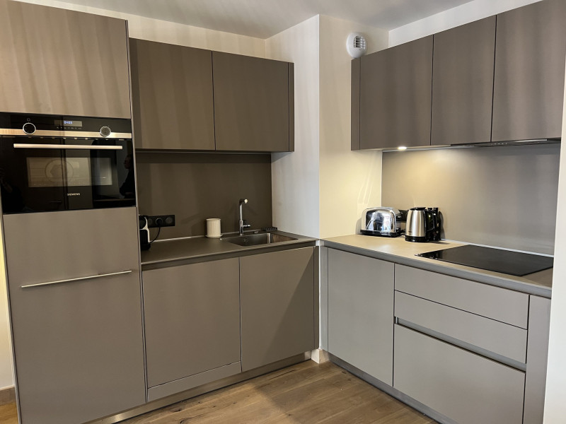 _lv_images__lot_0000530297_04_18786260