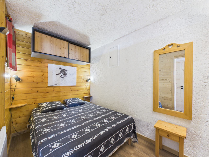 _lv_images__lot_0000550208_07_18939490