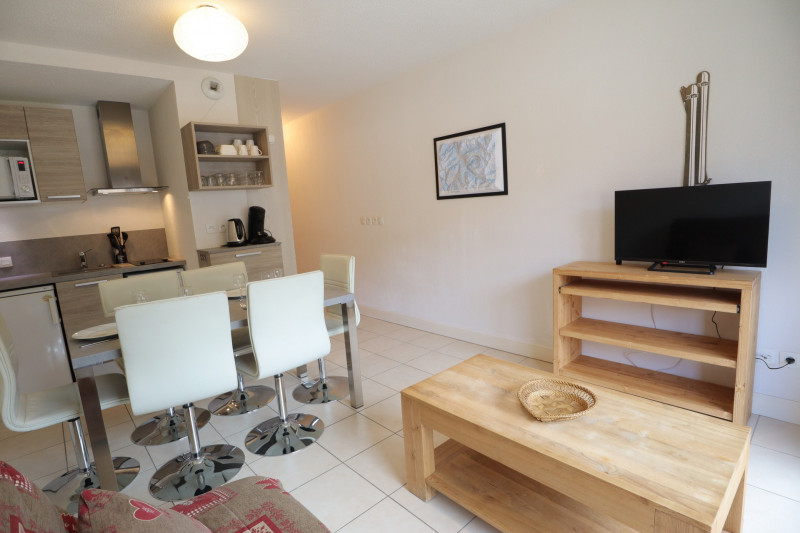 _lv_images__lot_0000550254_03_18938865