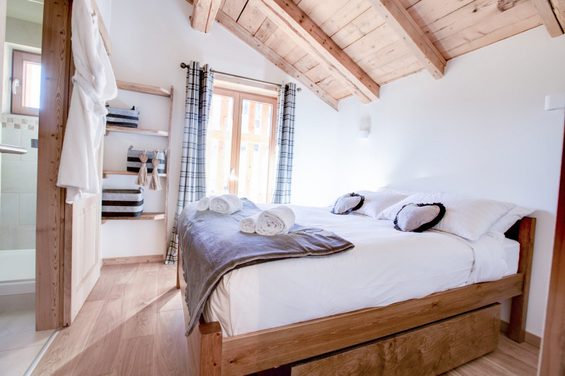 _lv_images__lot_0000610004_08_19294950