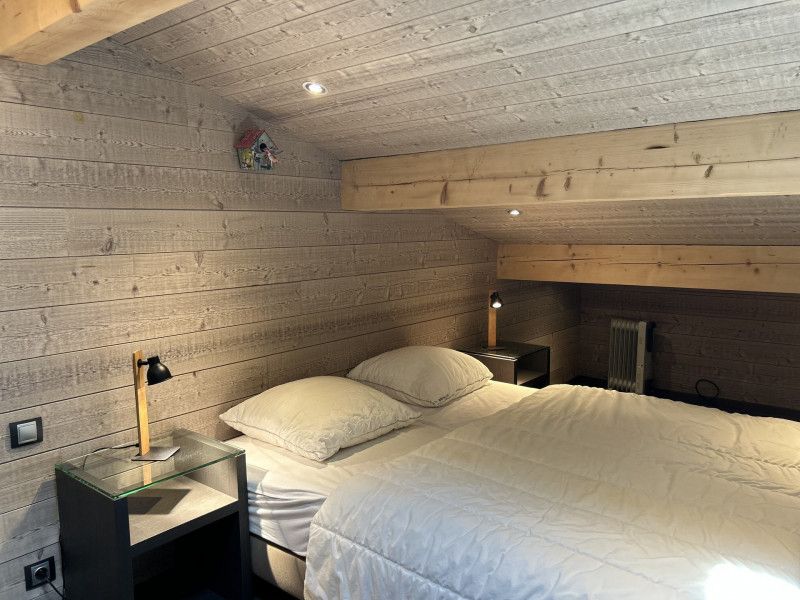 _lv_images__lot_0000720504_07_18795827