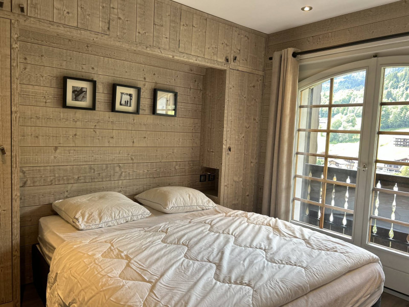 _lv_images__lot_0000720504_08_18438743