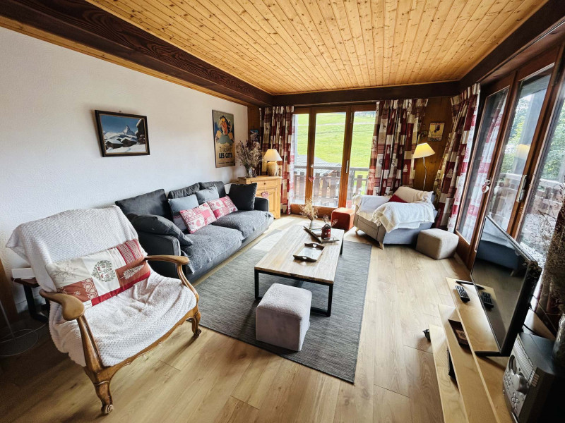 _lv_images__lot_0003220323_04_19229095