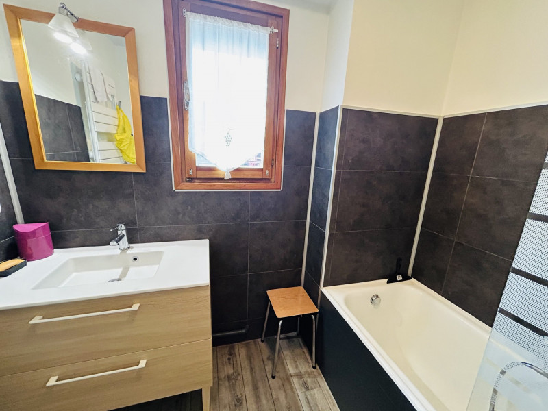 _lv_images__lot_0003220323_10_19123209