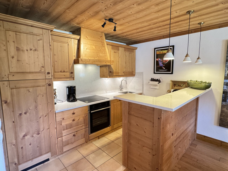 _lv_images__lot_0003300413_05_19219408