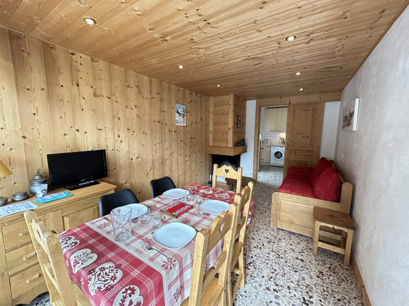 _lv_images__lot_0003350270_02_18495840