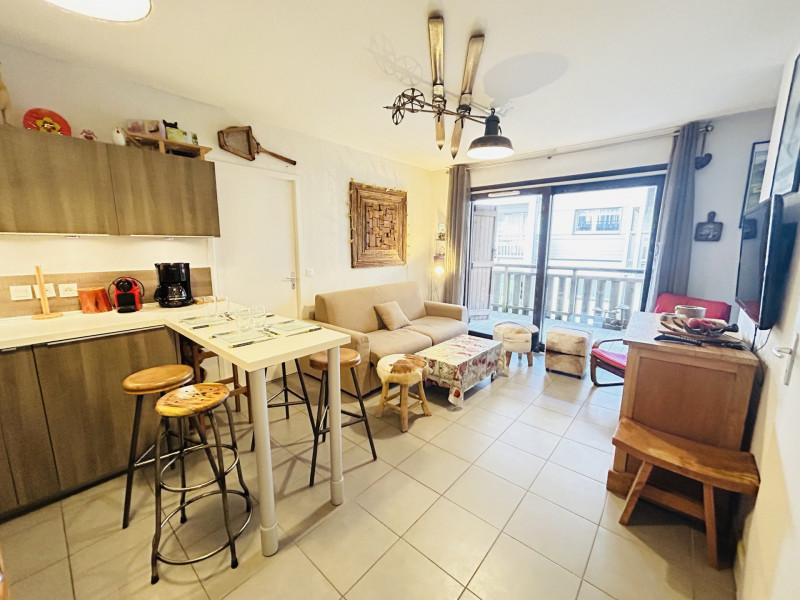 _lv_images__lot_0004000216_04_18070490 _lv_images__lot_0004000216_04_18070490