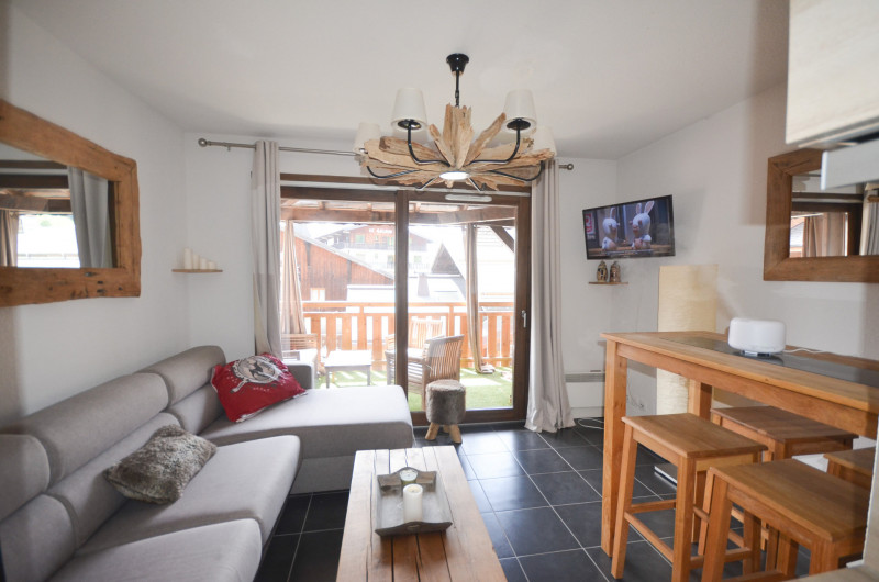 _lv_images__lot_0004000263_02_18146706