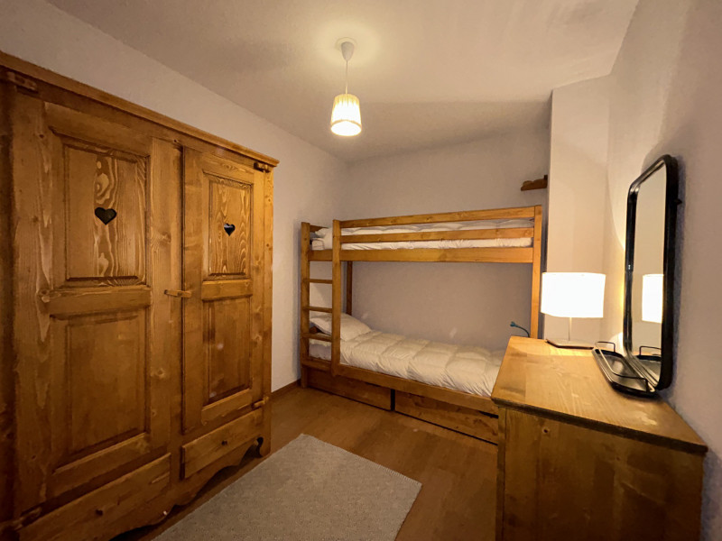 _lv_images__lot_0004000314_08_19229112