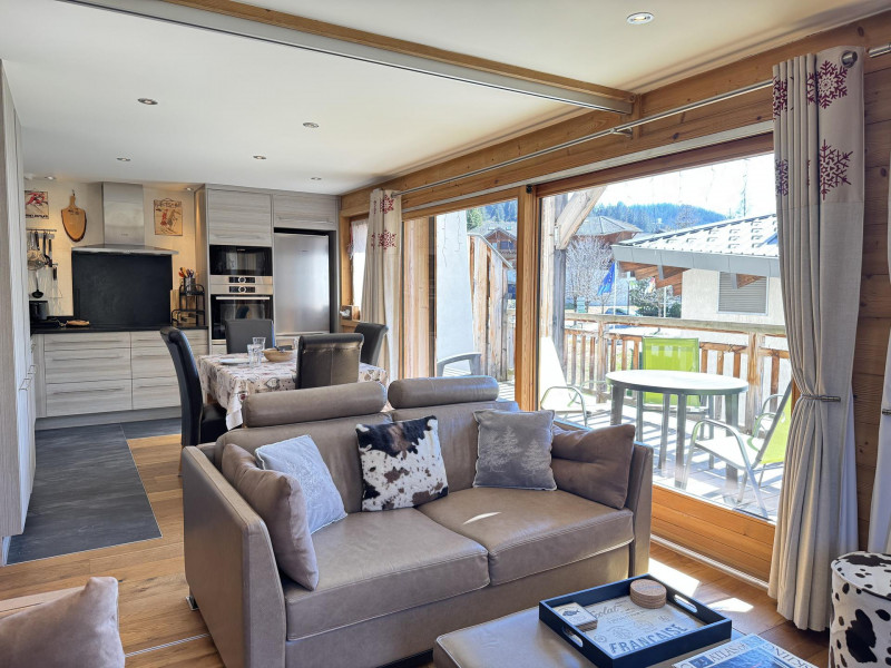 _lv_images__lot_0004000321_02_18126966