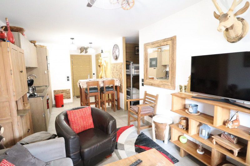 _lv_images__lot_0004230230_08_18127929 _lv_images__lot_0004230230_08_18127929