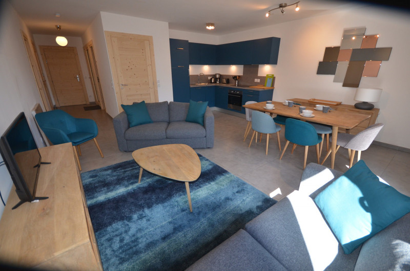 _lv_images__lot_0004230371_01_18495296 _lv_images__lot_0004230371_01_18495296