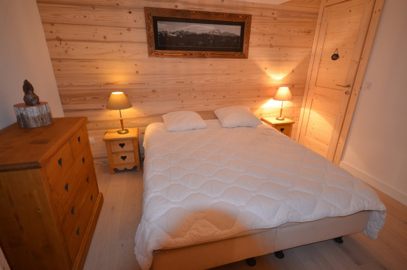 _lv_images__lot_0004230374_07_19171666