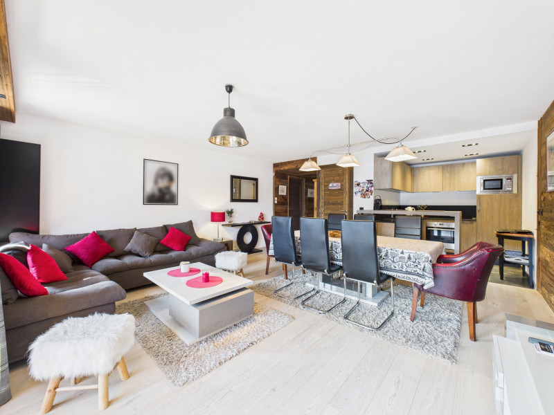 _lv_images__lot_0004230406_01_19179252