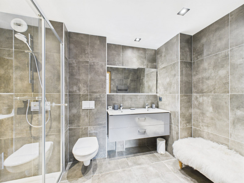 _lv_images__lot_0004230406_09_19285098