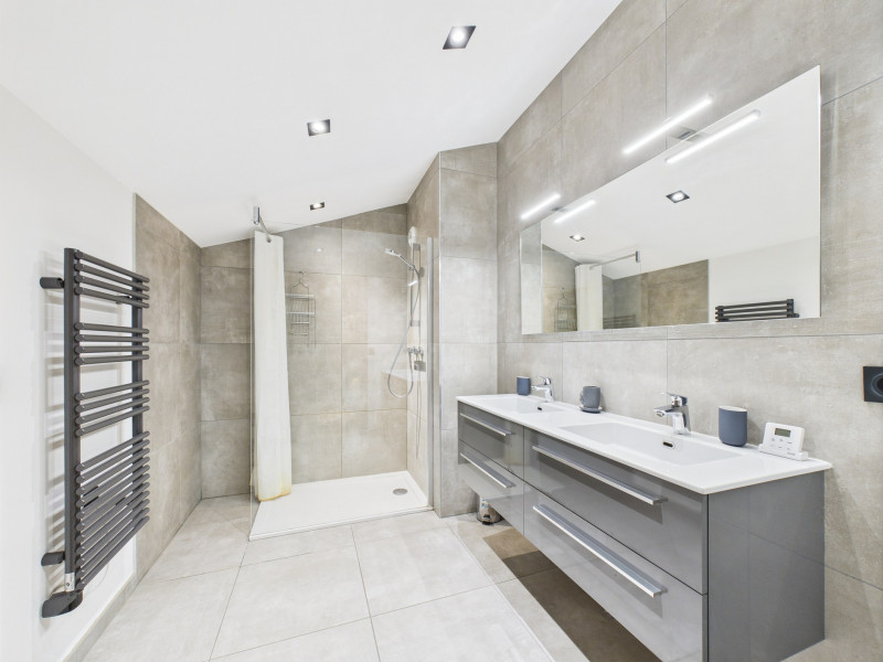 _lv_images__lot_0004230406_14_19379092