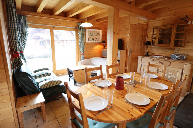 _lv_images__lot_0004250054_01_18429272