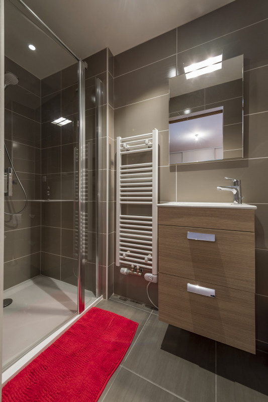 _lv_images__lot_0004260307_06_19379561