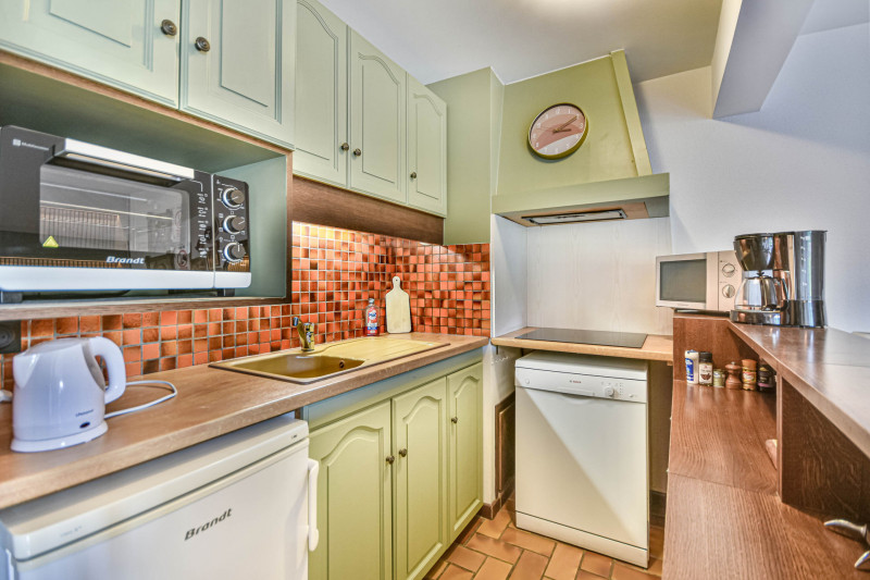 _lv_images__lot_0020042228_04_19395147