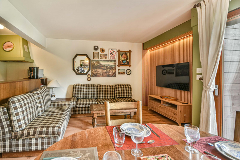 _lv_images__lot_0020042228_12_18359135