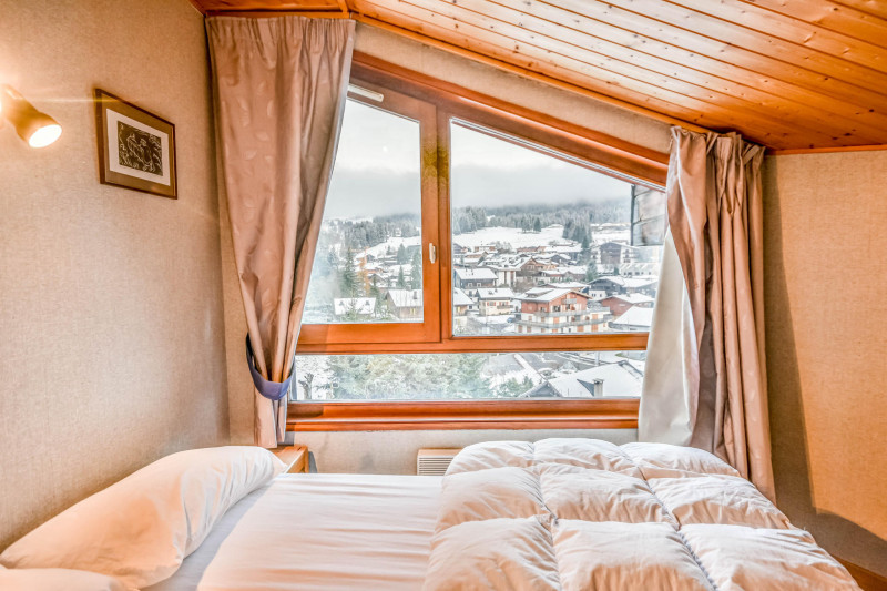 _lv_images__lot_0020182230_08_18443722