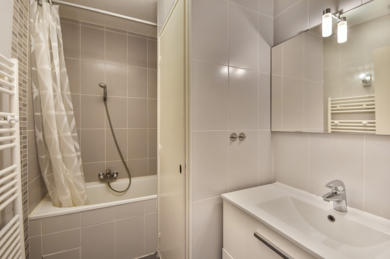 _lv_images__lot_0020302135_09_19300811