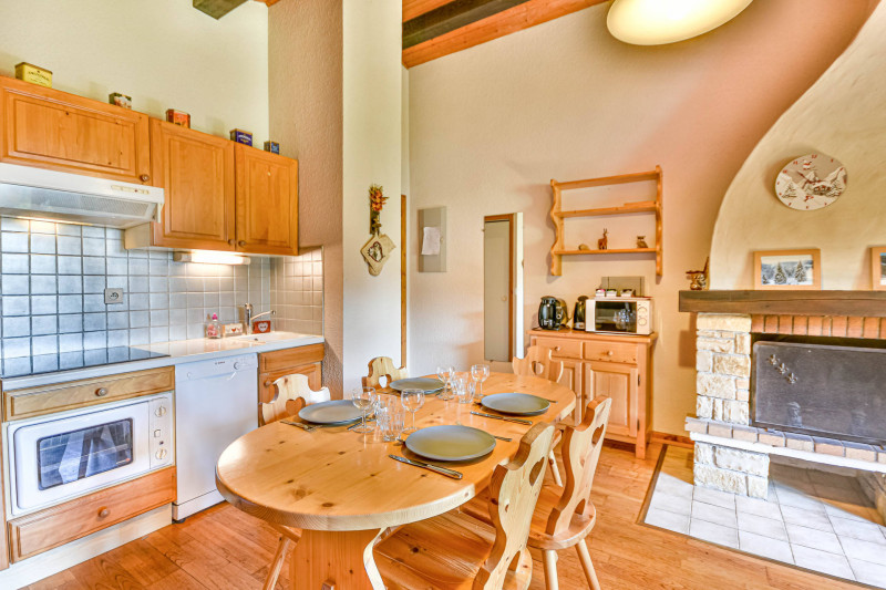 _lv_images__lot_0020392215_02_18434446