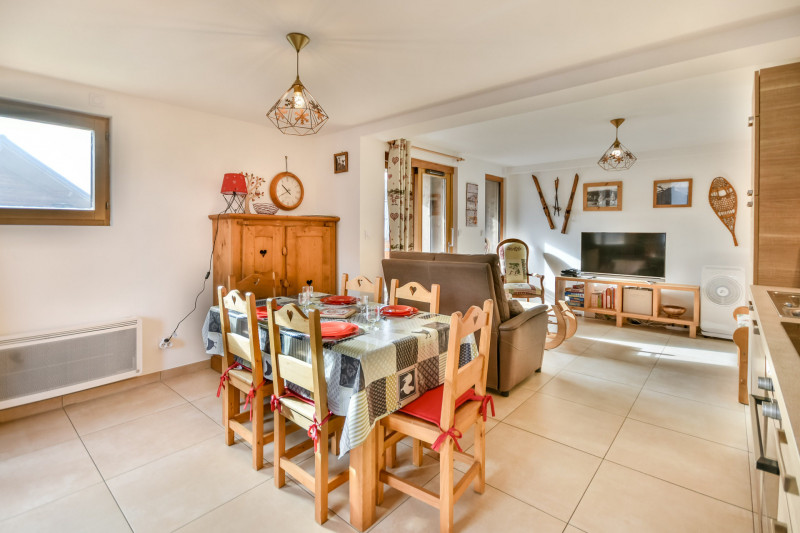 _lv_images__lot_0020392216_06_18782548