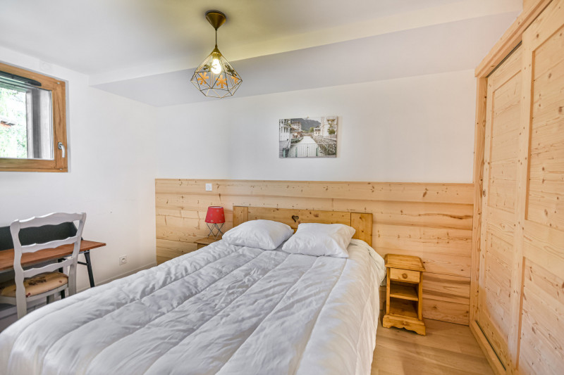 _lv_images__lot_0020392216_11_19128556