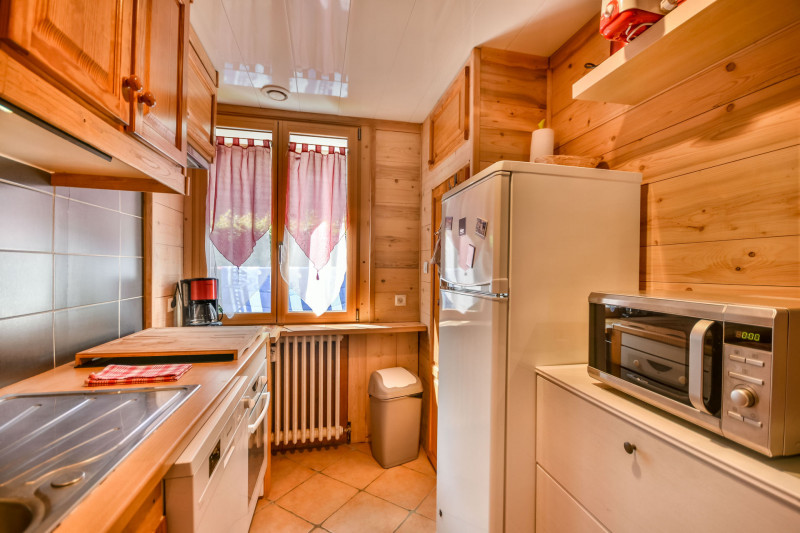 _lv_images__lot_0020392223_06_18377900