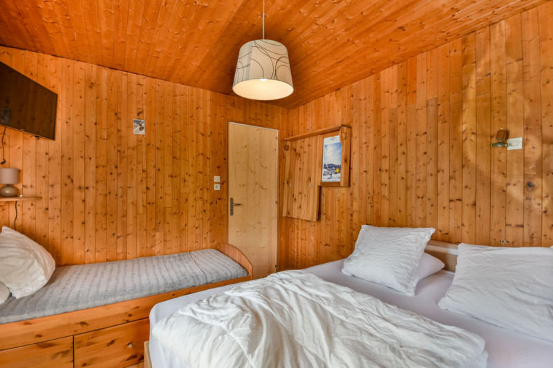 _lv_images__lot_0020392223_08_19262759 _lv_images__lot_0020392223_08_19262759