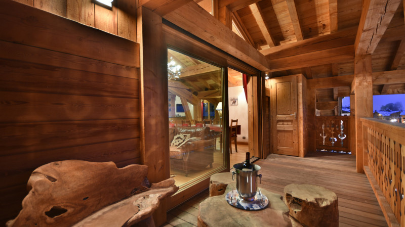 _lv_images__lot_0020392244_11_18122248