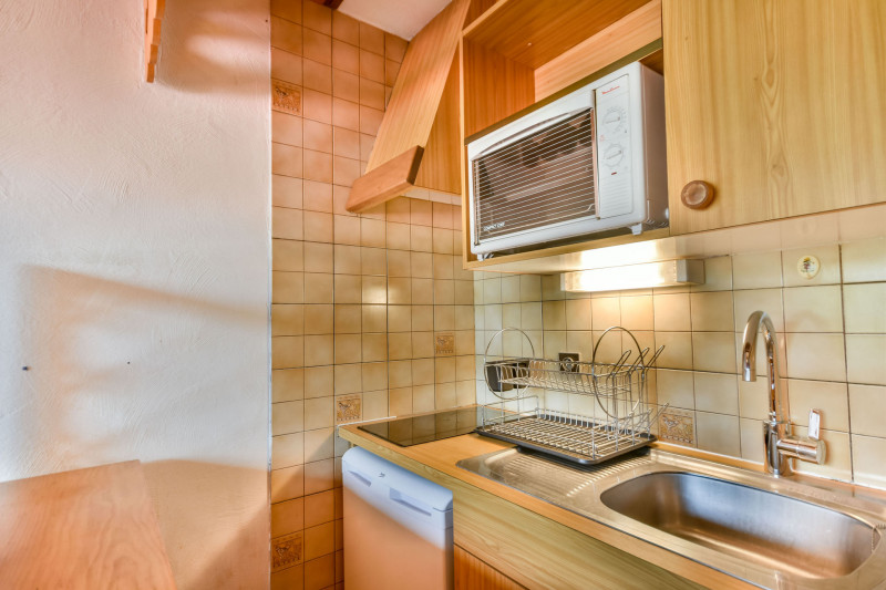 _lv_images__lot_0020392245_06_19356540