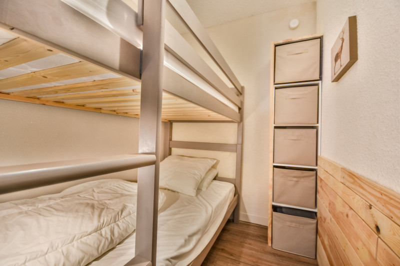 _lv_images__lot_0020392282_05_19176795