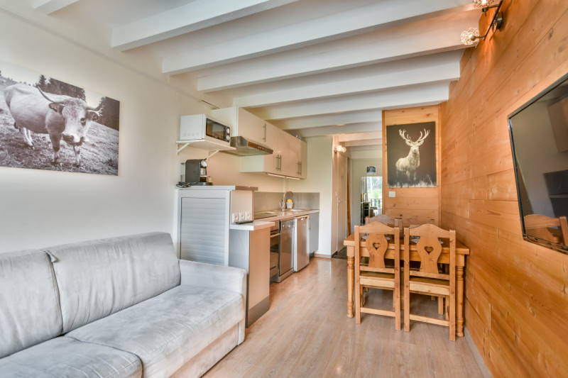 _lv_images__lot_0020392292_05_18340367