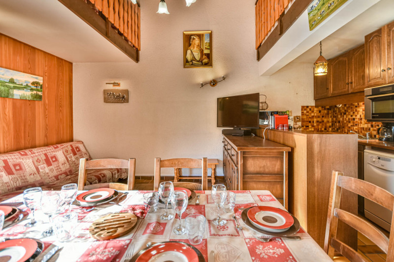 _lv_images__lot_0020392297_06_17864546