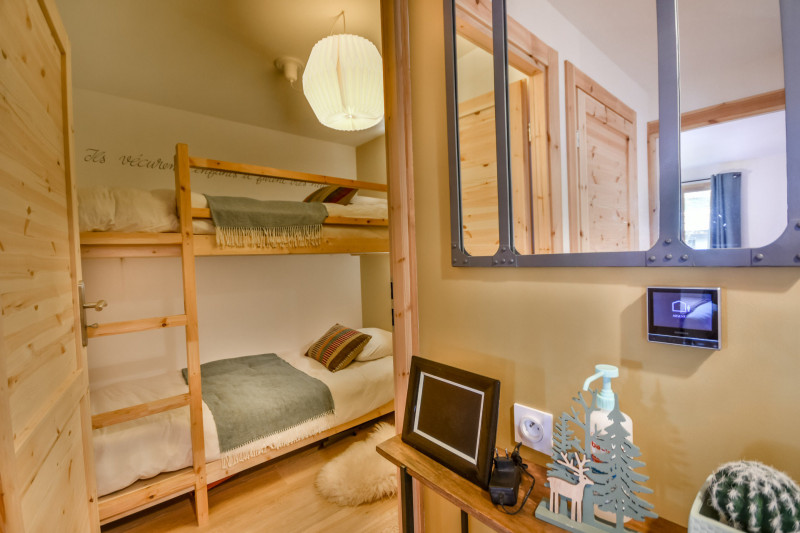 _lv_images__lot_0020392298_07_19280710