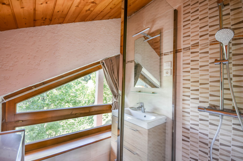 _lv_images__lot_0020392302_09_19301615