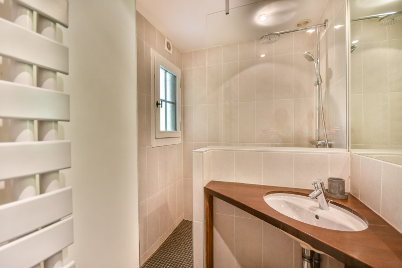 _lv_images__lot_0020392303_09_19367203